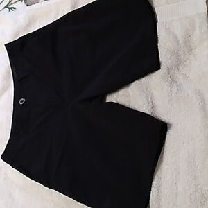Volcom black shorts